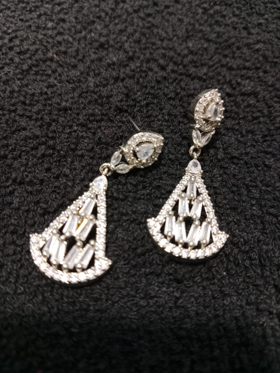 Earrings silver stone 18