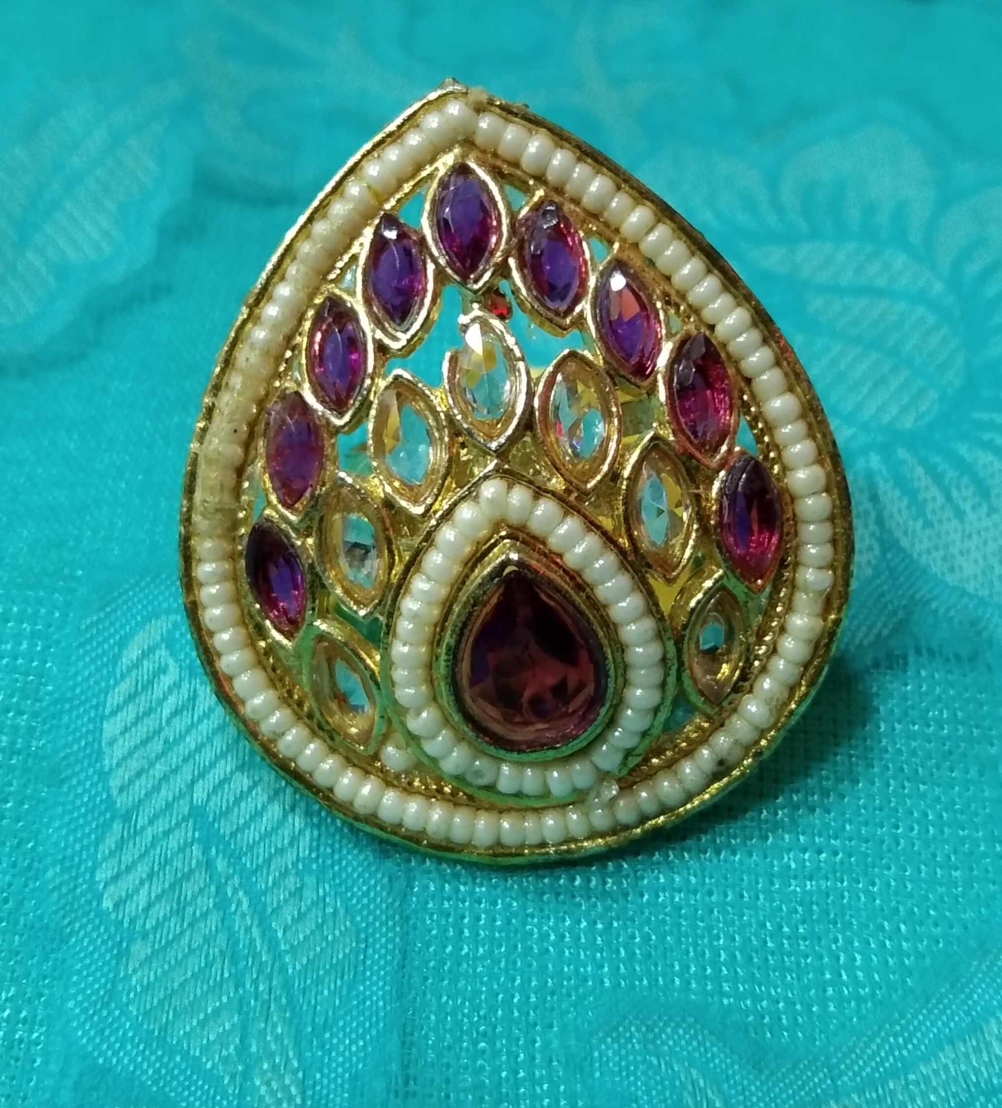 Ring Golden Violet Stone & White Pearl 