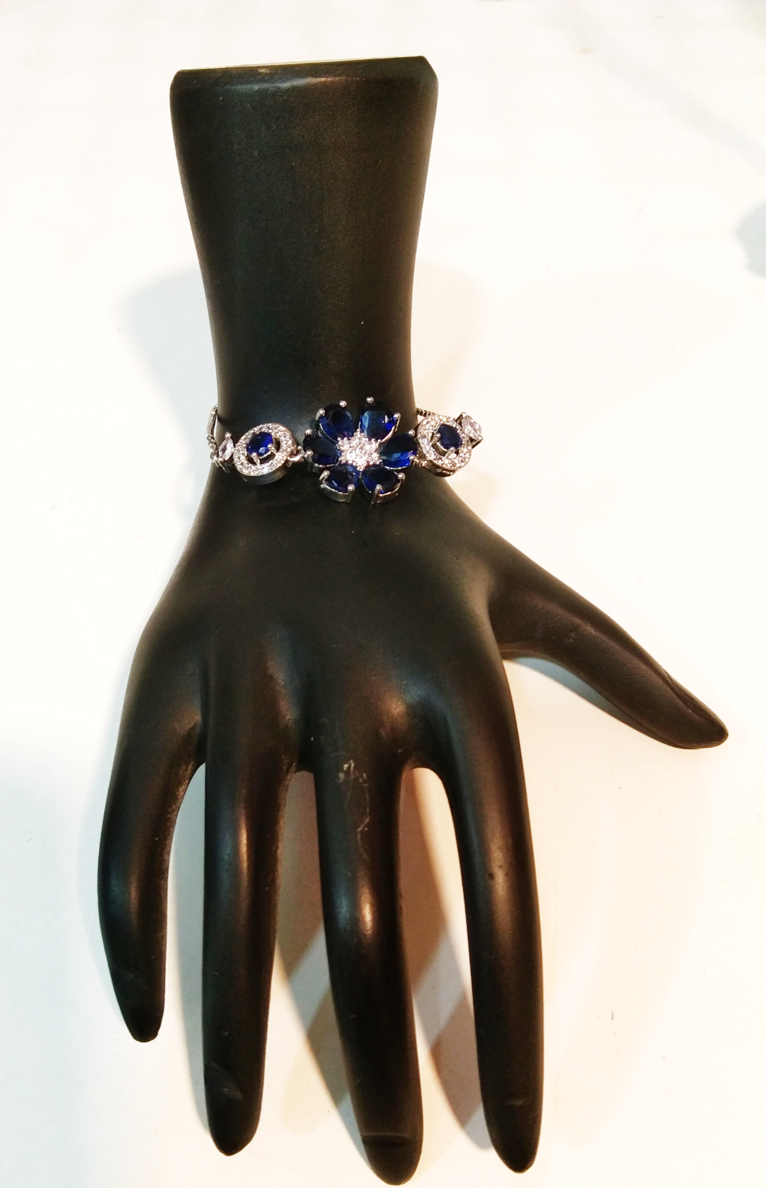 Breslet Blue & White Stone 6(12.07.25)