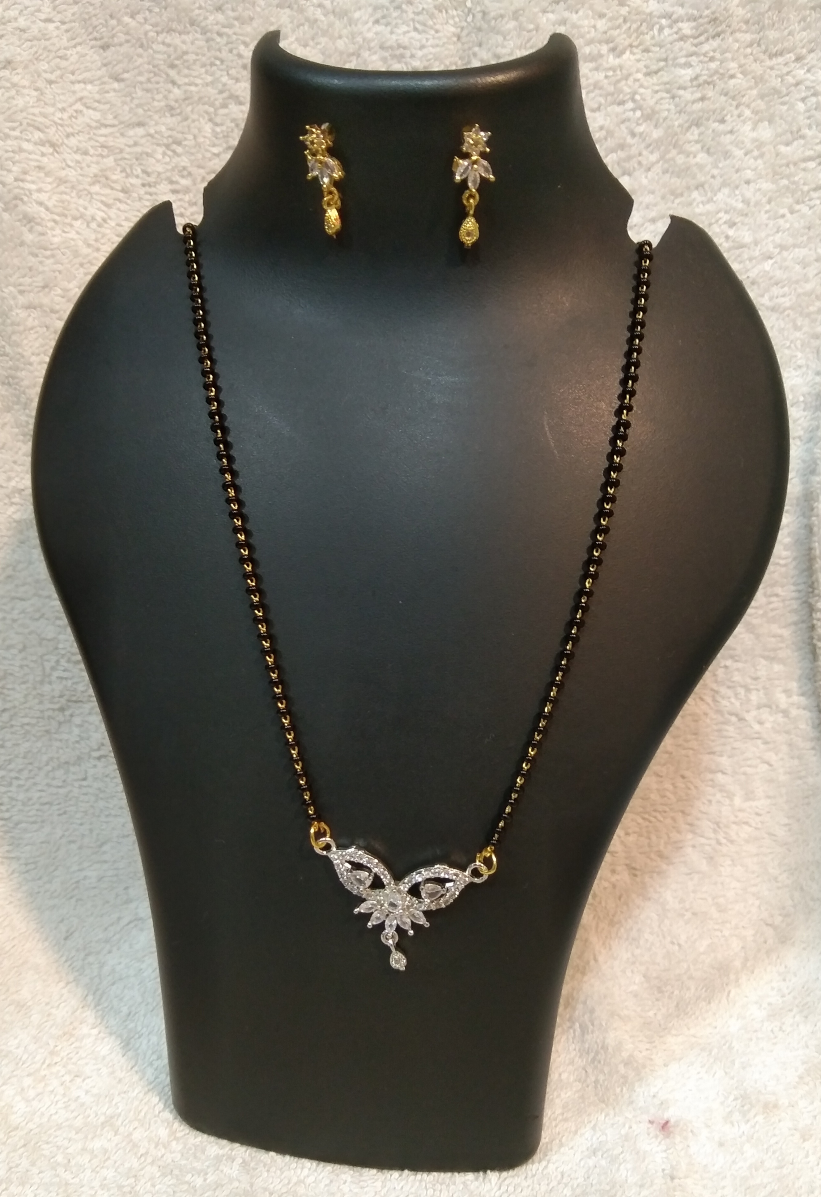 Mangalsutra Black & White Stone  5(06.01.25)